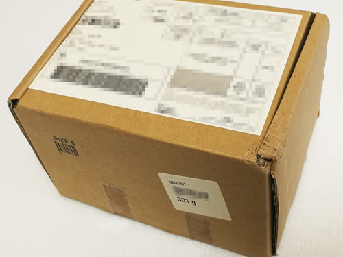 くすりエクスプレスから届いた荷物の写真